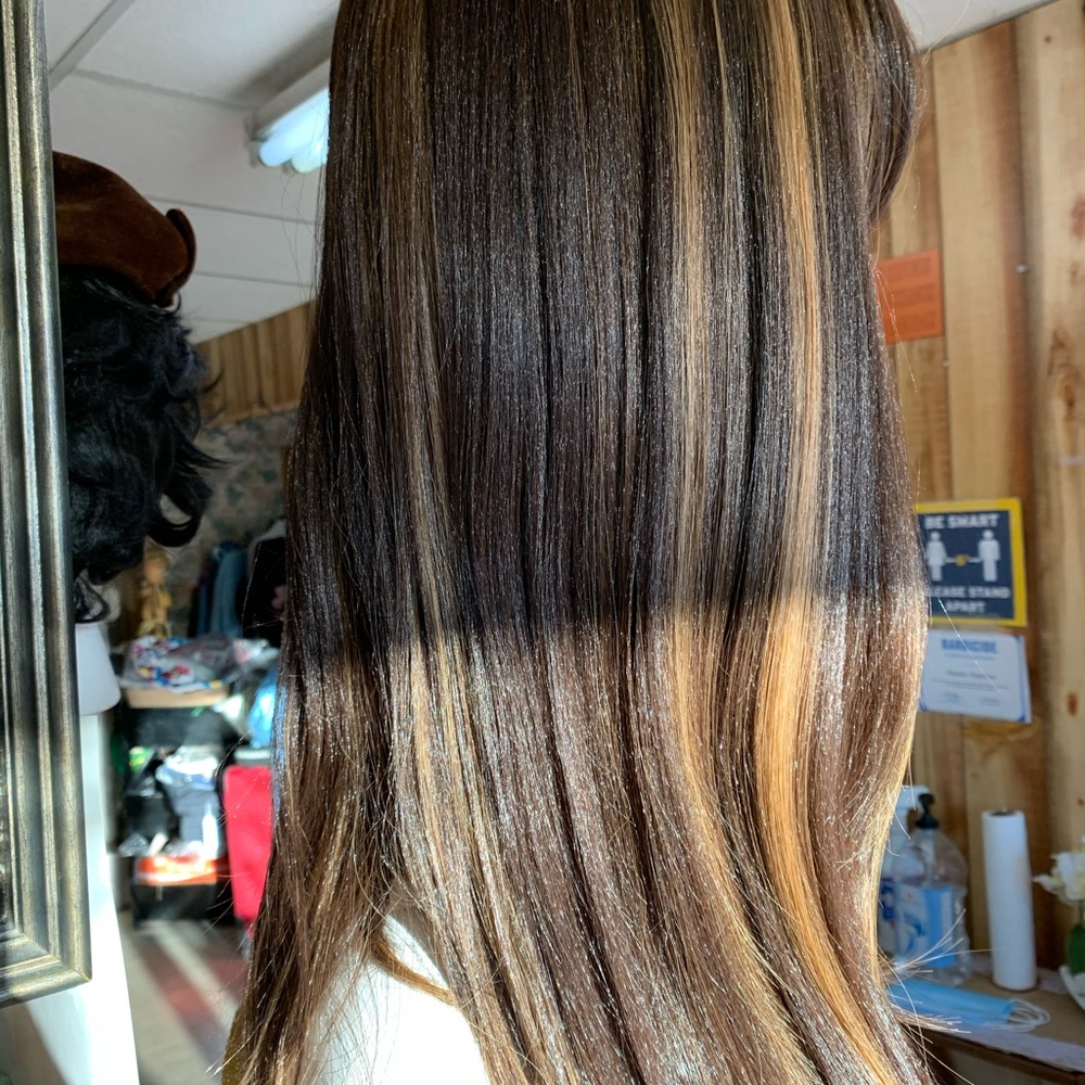 Brunette wig